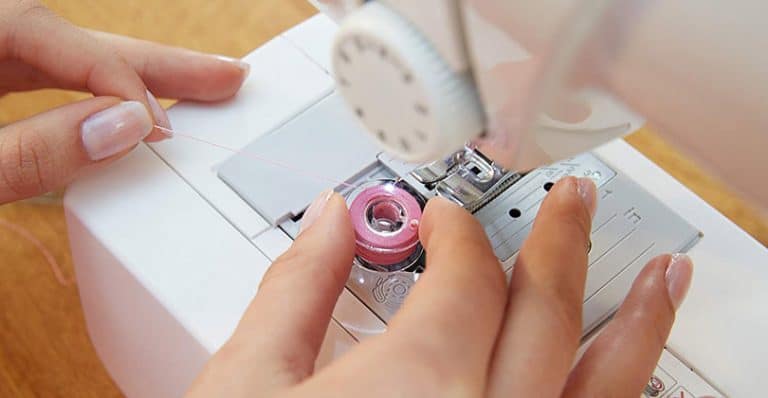 Comment fonctionne une machine à coudre