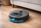 Robot aspirateur laveur Lefant M330 Pro en situation dans un salon sur sol dur